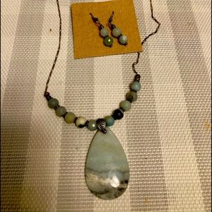 Opal and agate necklace and earring set.